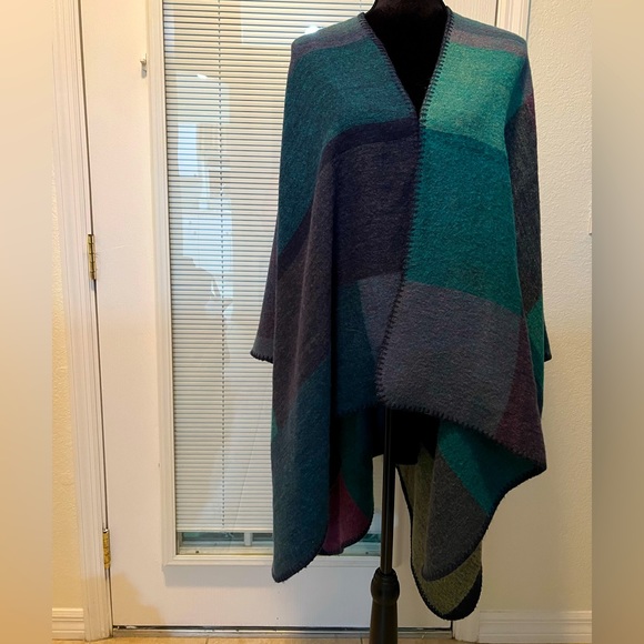 Knit sweater wrap in color block print - Picture 8 of 10